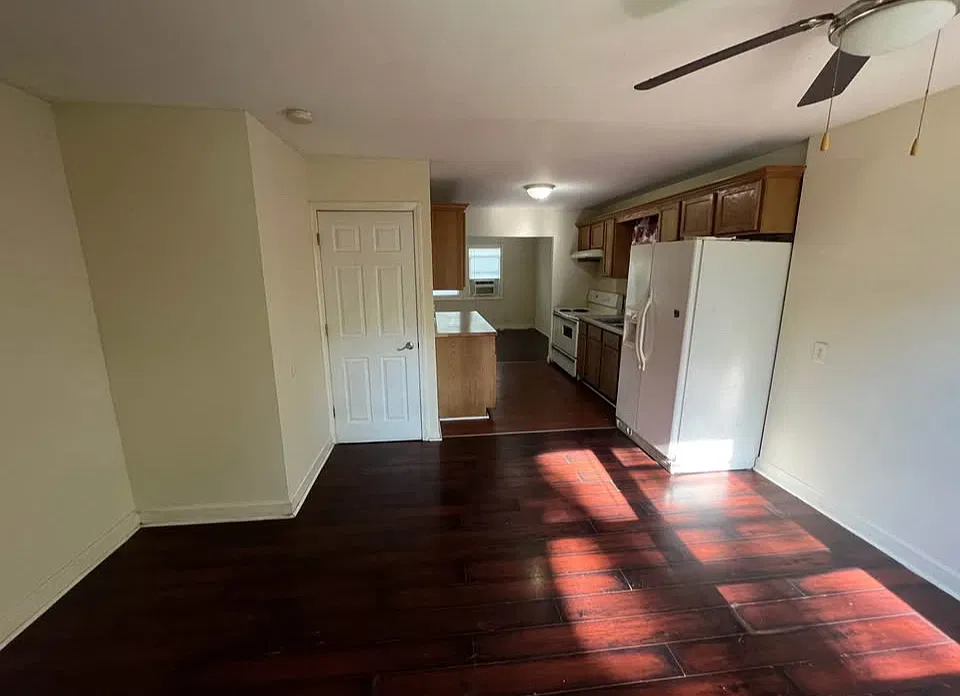 3 bed, 950 sqft, $1,280 — Photo 4