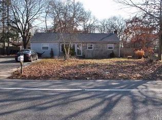 90 Granny Rd, Farmingville, NY 11738