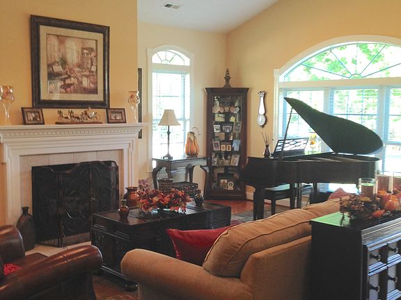 2nd image of 2260 Mattaponi Dr NW