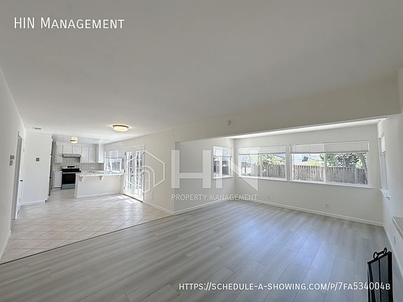 3rd image of 3297 Woody Ln