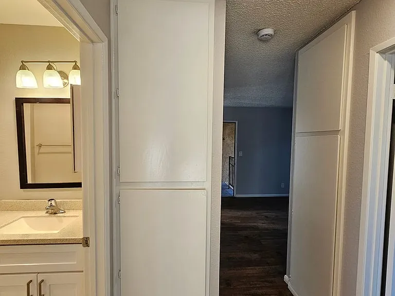 Del Mar Apartment Homes — Photo 44