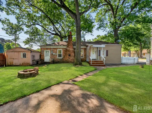 31 Monmouth Rd, Monroe Township, NJ 08831