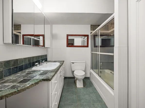 135 West 70th Street image 9 of 14