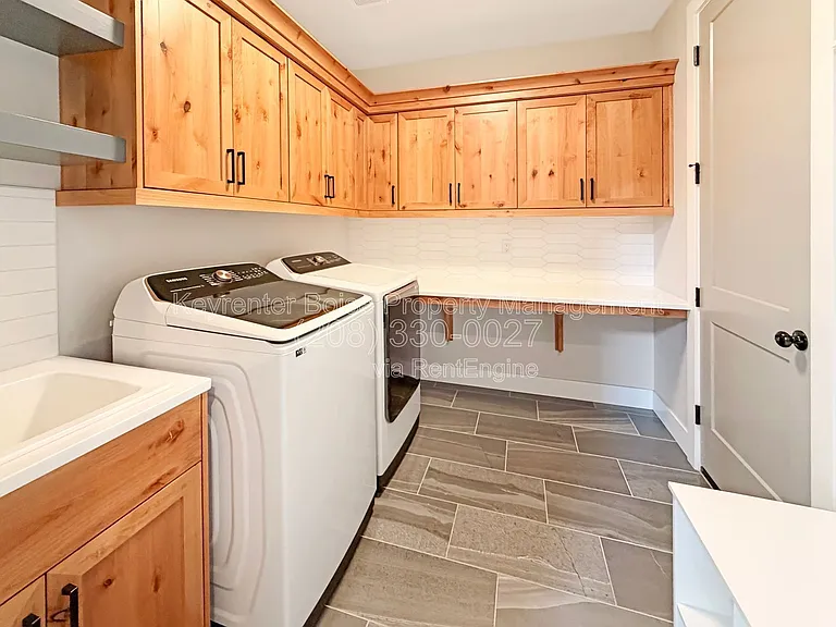 8423 W Brooks Dr — Photo 11