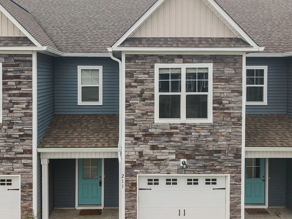 211 N Stingray Ln