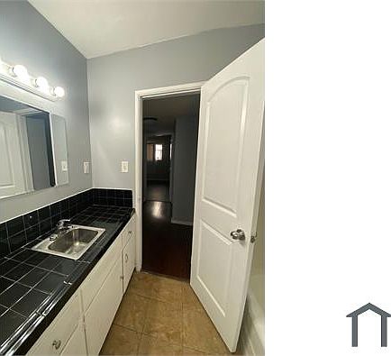3rd image of 12117 York Ave APT B