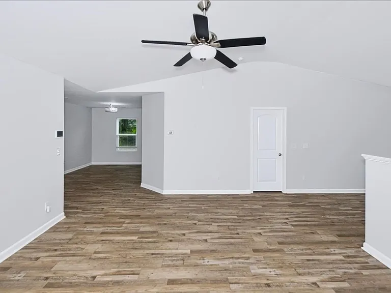 1715 Cheryl Ln — Photo 16