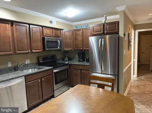 204 33rd St #103A, Ocean City, MD 21842