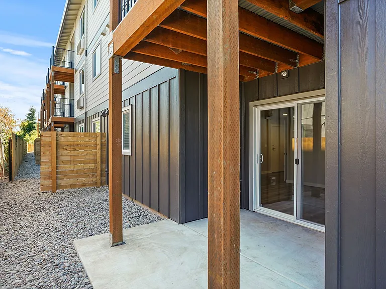 Fisher Park Apartments — Photo 32