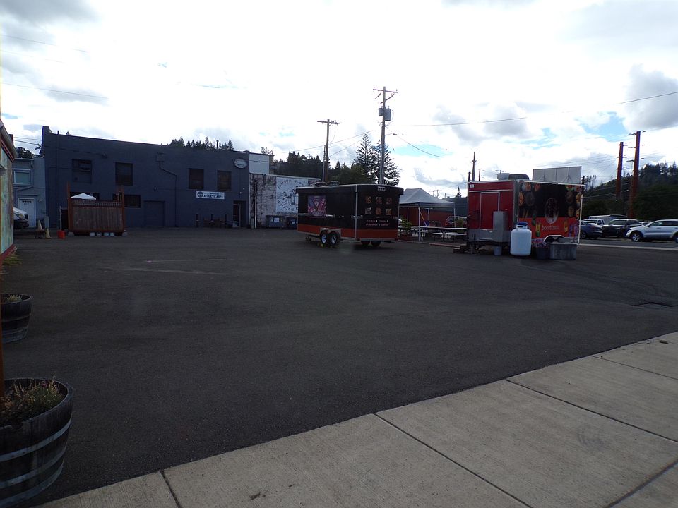 2nd image of 380 SW Zobrist St #1
