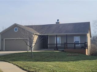19963 W 218th Ter, Spring Hill, KS 66083