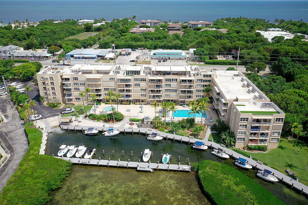 2 bed, 1.5 bath, 794 sqft, $2,600 — Photo 1