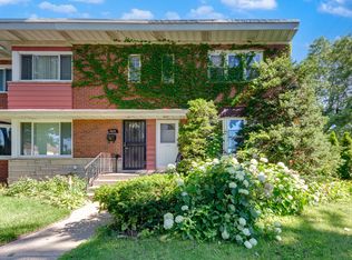 1823 Dobson St, Evanston, IL 60202