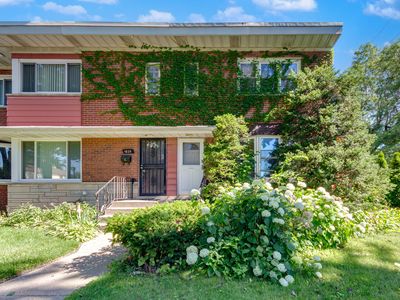 1823 Dobson St, Evanston, IL, 60202