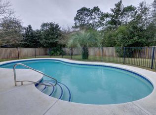 2021 Pine Ranch Dr, Navarre, FL 32566