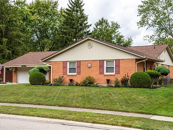 3rd image of 371 Zimmer Dr