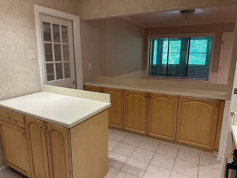 111 Amberly Dr #D — Photo 3