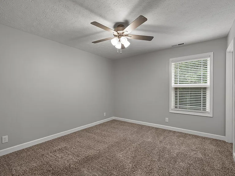 1037 Brightwood Ct — Photo 23