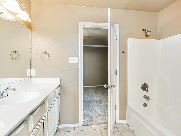 155 Harvick Cir — Photo 12