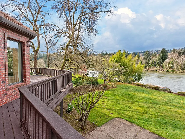 1645 SE Oak Shore Ln #1 — Photo 35