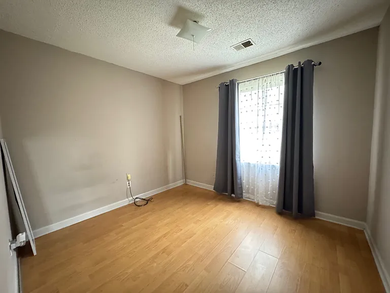 8027 Country Oaks Rd — Photo 7