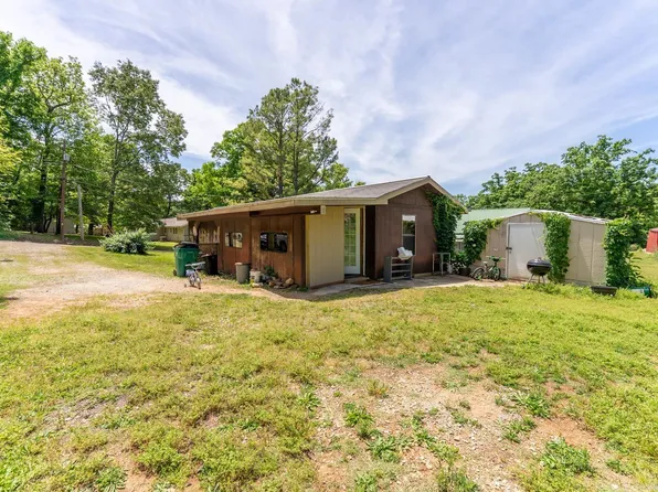 302 W 5th St, Hardy, AR 72542