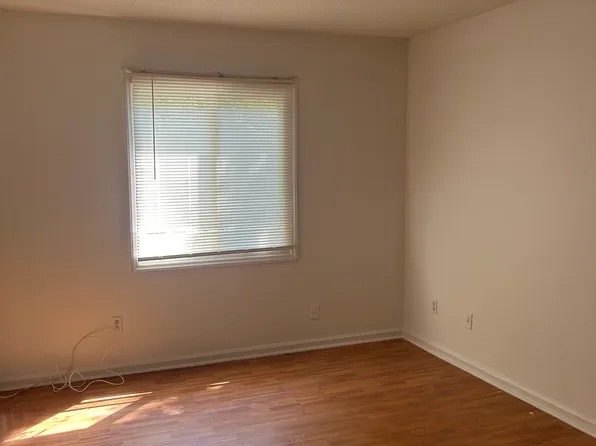 1910 Mereview Ct, Charlotte, NC