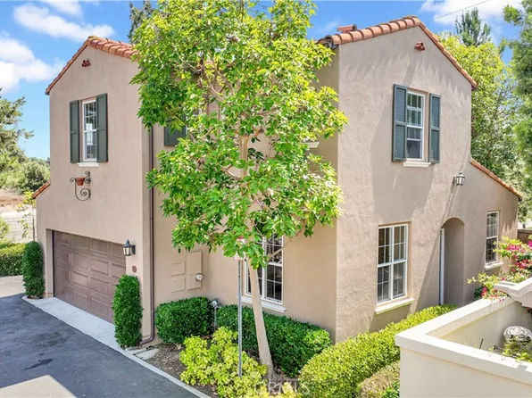 87 Alevera St, Irvine, CA 92618