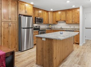835 Cedar Ct APT 9C, New Richmond, WI 54017
