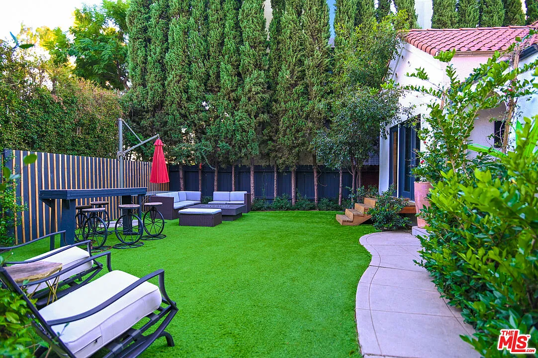 4 bed, 2.0 bath, 2000 sqft, $7,700 — Photo 3