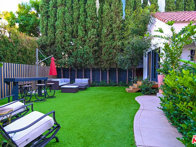 1019 N Orange Grove Ave — Photo 3