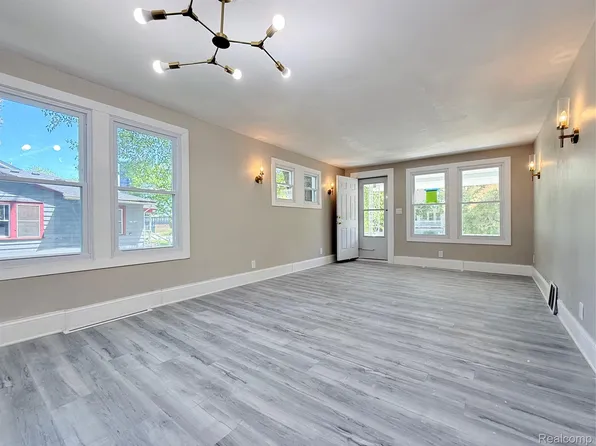 266 W Bennett Ave, Ferndale, MI 48220