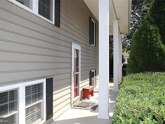 3rd image of 31492 Coventry Dr