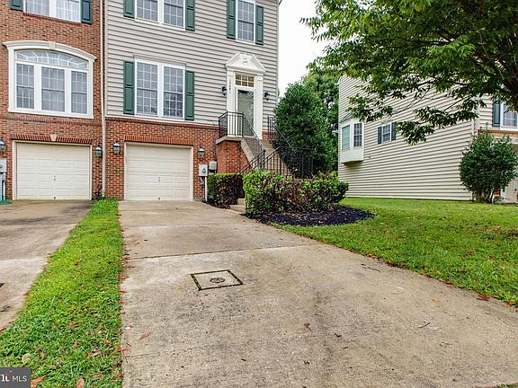 3rd image of 10641 Hillingdon Rd