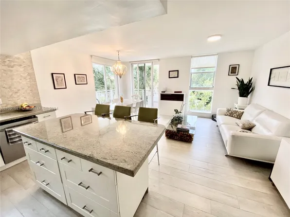 16590 NE 26th Ave APT 302, North Miami Beach, FL 33160