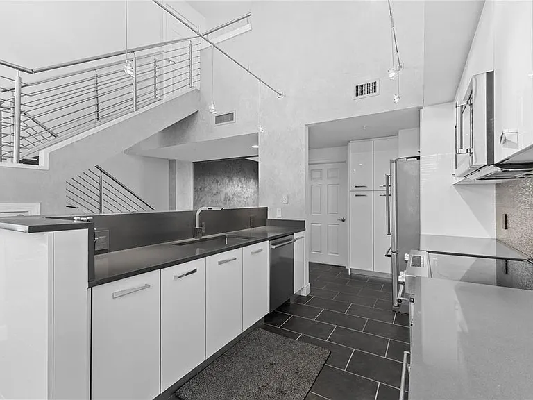 800 N Tamiami Trl #321A — Photo 14