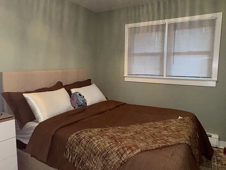 136 W Morning Glory Rd #A — Photo 2