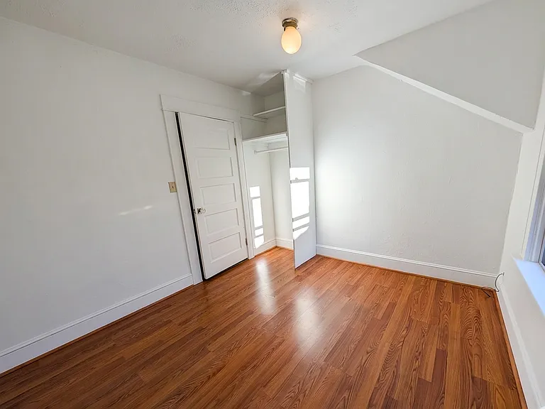1023 NE Webster St — Photo 10