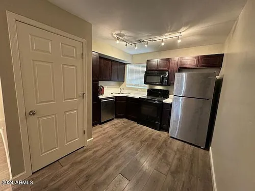 310 W Earll Dr #109 Photo 1