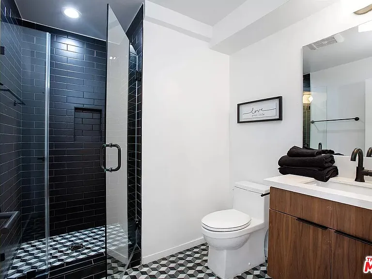 945 N Oxford Ave #6 — Photo 9