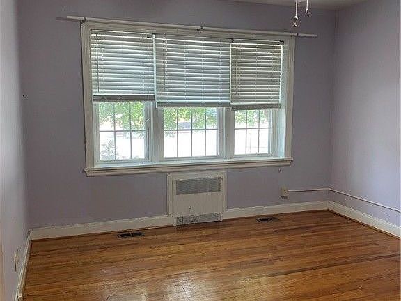 4th image of 100 Bradford Ave Ste 5