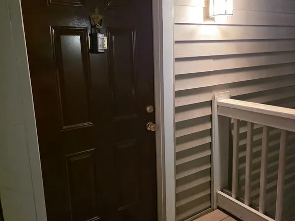 8095 Lacy Dr #202, Manassas, VA 20109