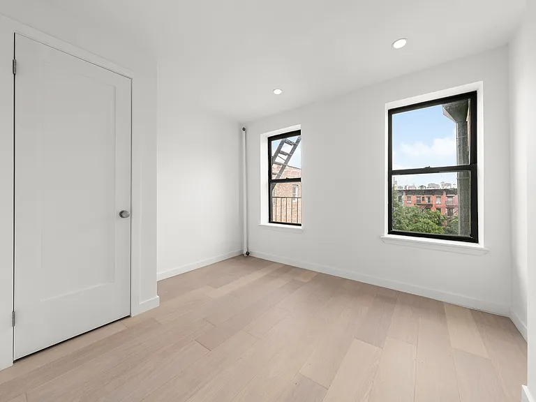 175 E 3rd St #4B — Photo 2