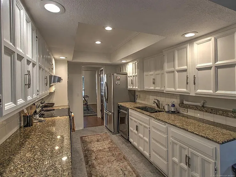8917 S 70th East Ave — Photo 11