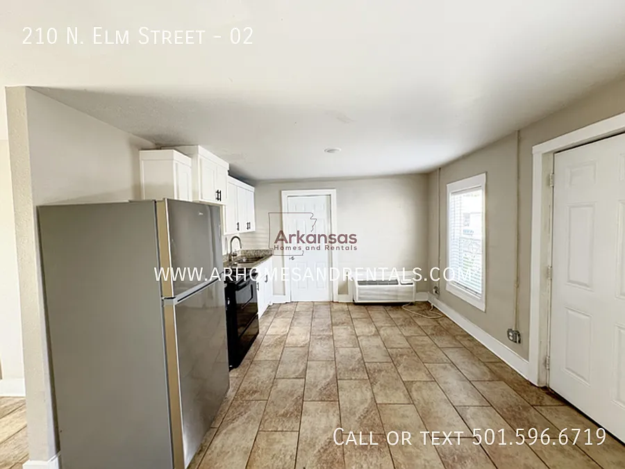 210 N. Elm Street - Unit 02 | 1 Bedroom | 1 Bathroom 1/2 Off First Month's Rent Special — Photo 4