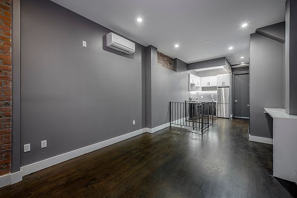 1st image of 441 Franklin Ave #1