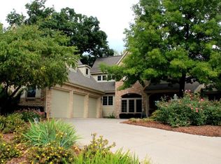 752 Royal Troon Ct, Oconomowoc, WI 53066