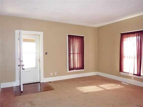 2nd image of 714 Decatur St