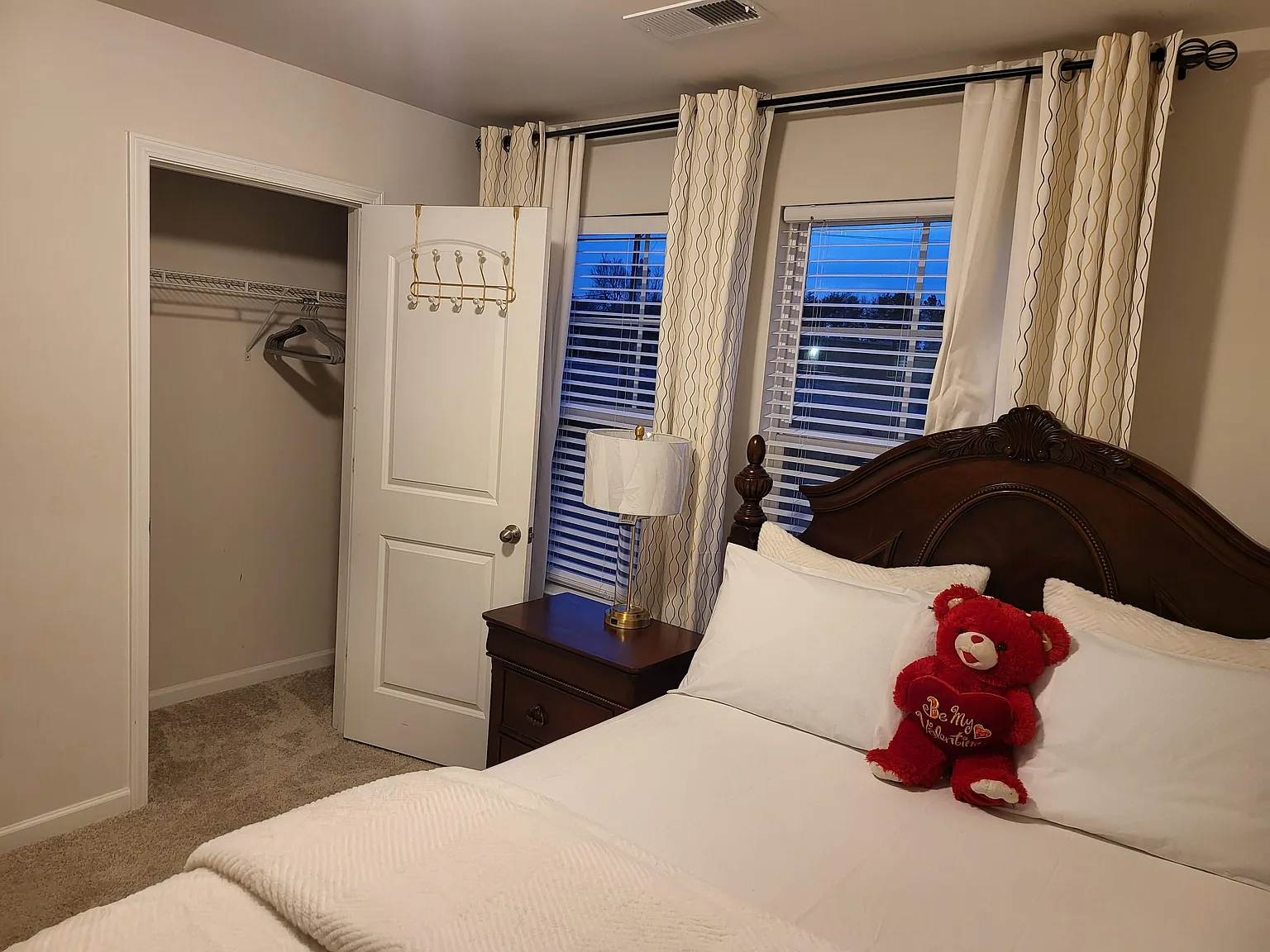 2 bed, 1.5 bath, 2158 sqft, $910 — Photo 1