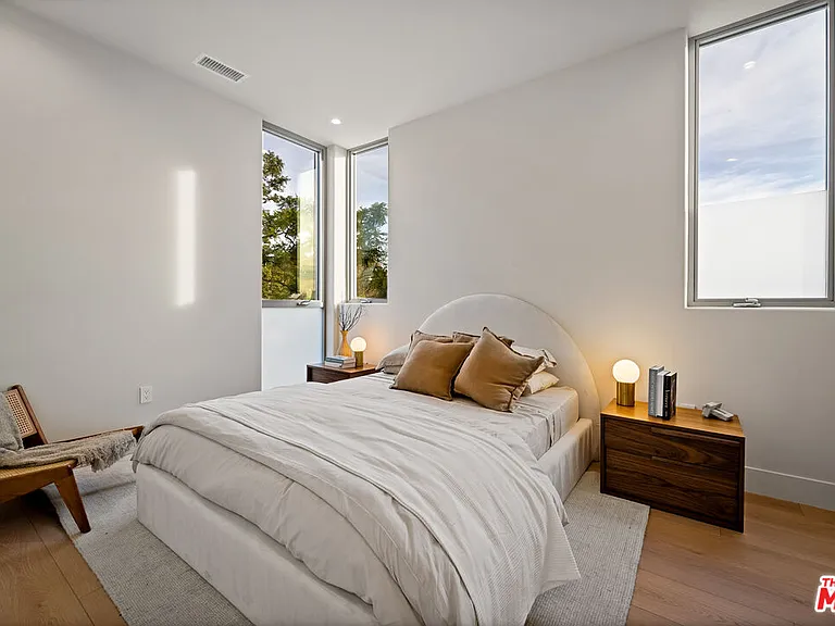 755 N Alfred St #B — Photo 7
